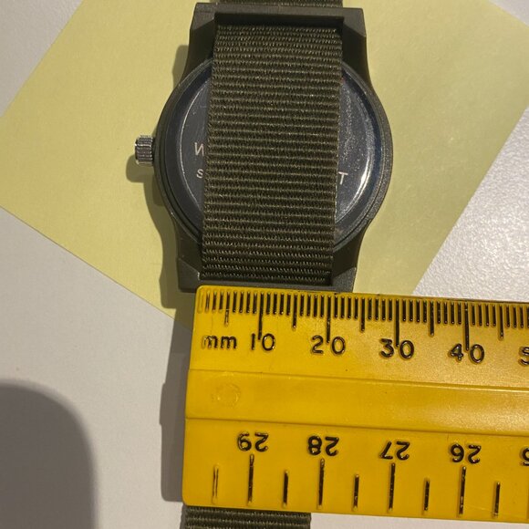 RARE BRAND NEW DAISO MILI WATCH MILITARY FIELD WATCH GREEN (4) - Picture 7 of 9